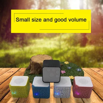 

1PCS 3.5mm Square Colorful Lights Mini Speakers Plug-in TF Card Crack Pattern MP3 Music Player Durable Portable Car Accessories