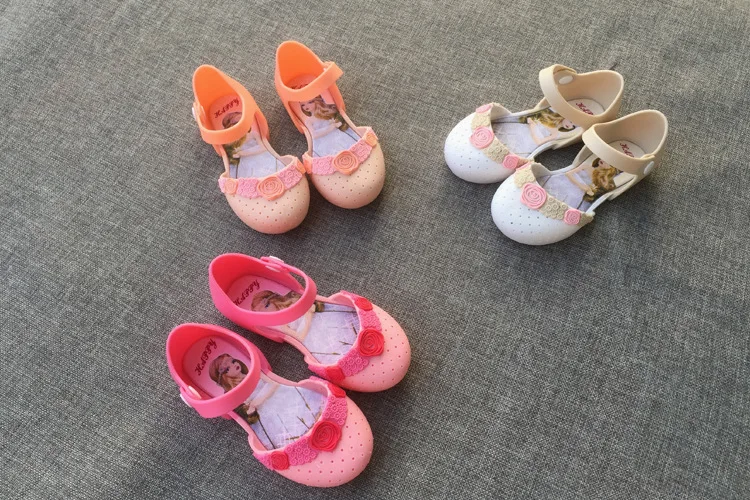 Размеры 24-29; милые сандалии для девочек с цветочным узором; Высококачественная Детская летняя обувь; вечерние сандалии детские мокасины принцессы; прозрачная обувь для девочек