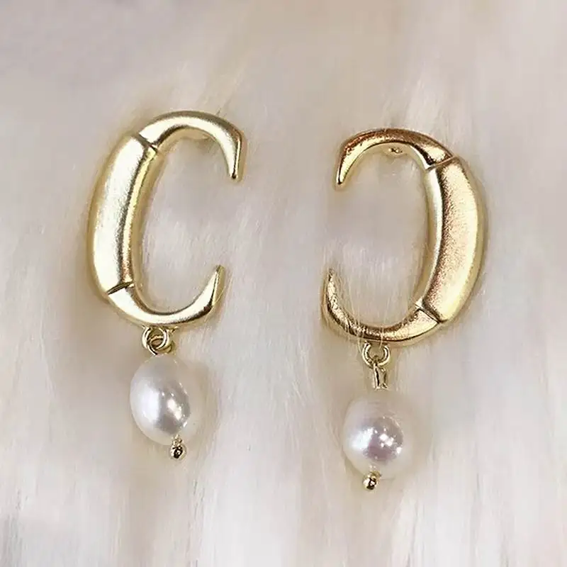 

Korean Letter Drop Earrings For Women Gold Color Statement Hanging Dangle Earrings 2019 Fashion Jewelry Bijoux Temperament Gifts