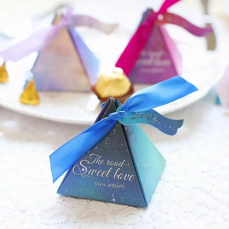 

20pcs Triangular Pyramid Starry Sky Style Candy Box Wedding Favors Party Supplies Gift Chocolate Boxes With Ribbon Boites Cadeau