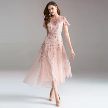 Высокое качество длинное платье с вышивкой большое свободное платье дамы элегантный темперамент круглый вырез с коротким рукавом дамы платья