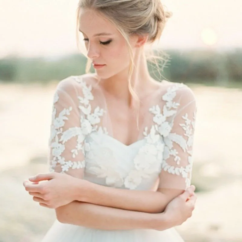 

New Vintage Half Sleeves Wedding Tulle Lace Appliques Bolero Jacket V Neck White/Ivory Simple Shawl Custom Size Jackets
