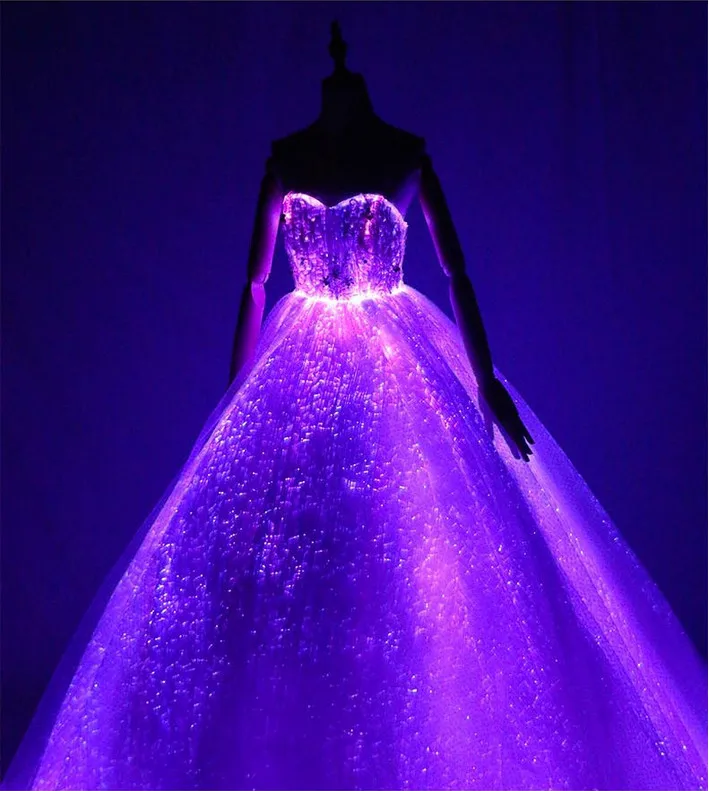 Неоновое платье на выпускной. Светящееся платье. Светящееся платье на свадьбу. Светящиеся платья. Синее бальное платье.