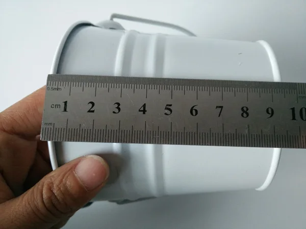 10 шт./лот D10.5 * H9.5CM мини вазоны небольшой металлический ведра олова ведро свадьбы пользу коробки белый свадебные ведра