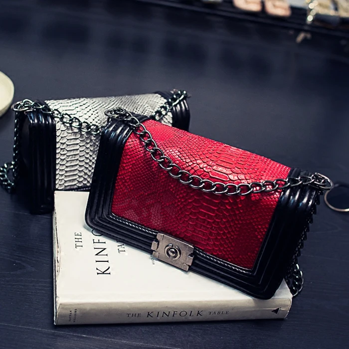 الفاخرة الشهيرة مصمم العلامة التجارية حقائب النساء Crossbody حقيبة اعوج مصمم رفرف حقيبة كتف السيدات حزب المحافظ و حقائب