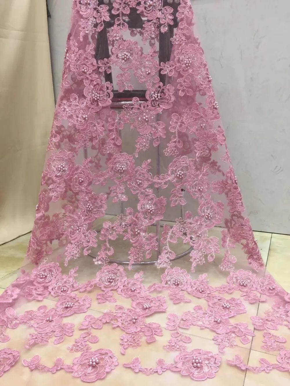 

New lace fabrics from Africa come with exquisite beaded Nigerian chiffon lace with high quality material 2019 latest lace