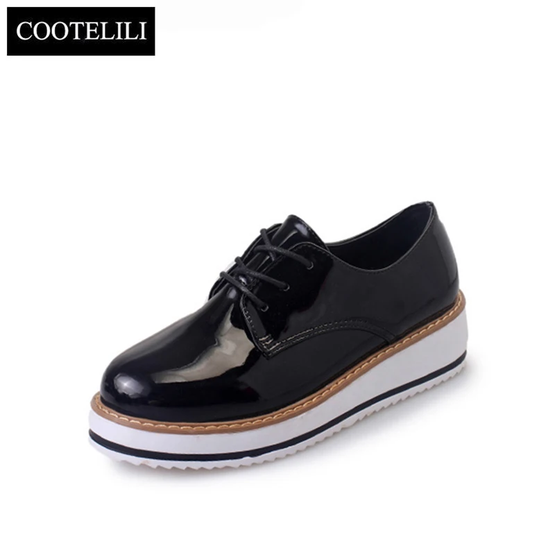 solid round toe leather flat loafer