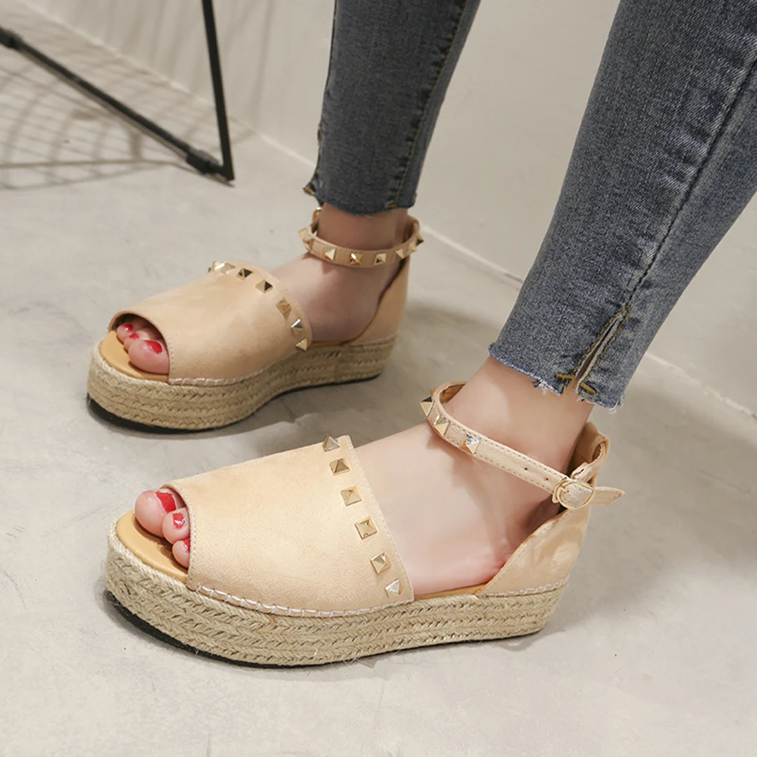 

LOOZYKIT Summer Beach Platform Sandals Women Rivet Leopard Women Sandals Buckle Strap Fashion Ladies Sandals Casual Shoes