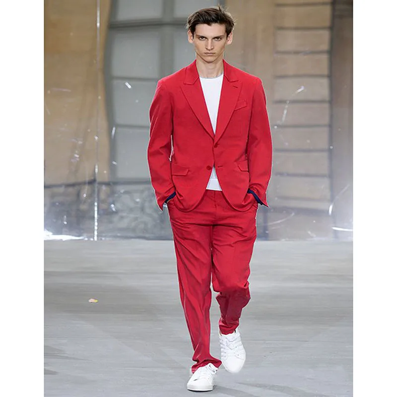 

Fashion Costume Homme Bespoke Man Wears Red Peak Lapel Men Suit Dinner Party Wear Blazers Mens Performing Suits (Jacket+Pants)