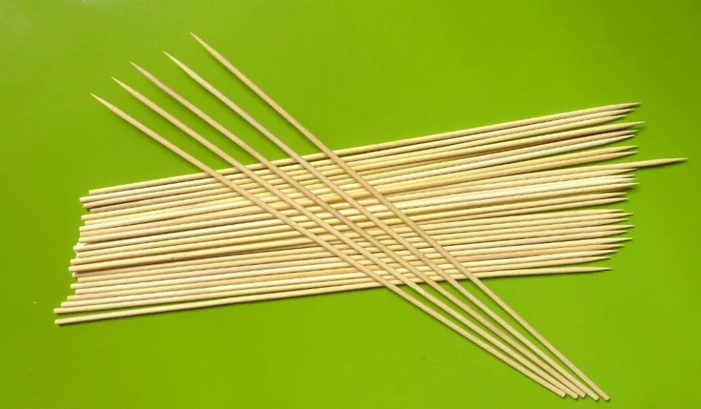 40x4mm Bamboo skewers (2)