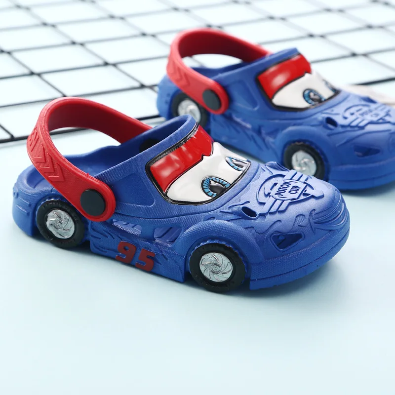 Disney обувь автомобиль Маккуин тапочки для мальчиков от 2 до 5 лет Нескользящие сандалии дети отверстие обувь детская пляжная обувь для детей обувь 14-19 см