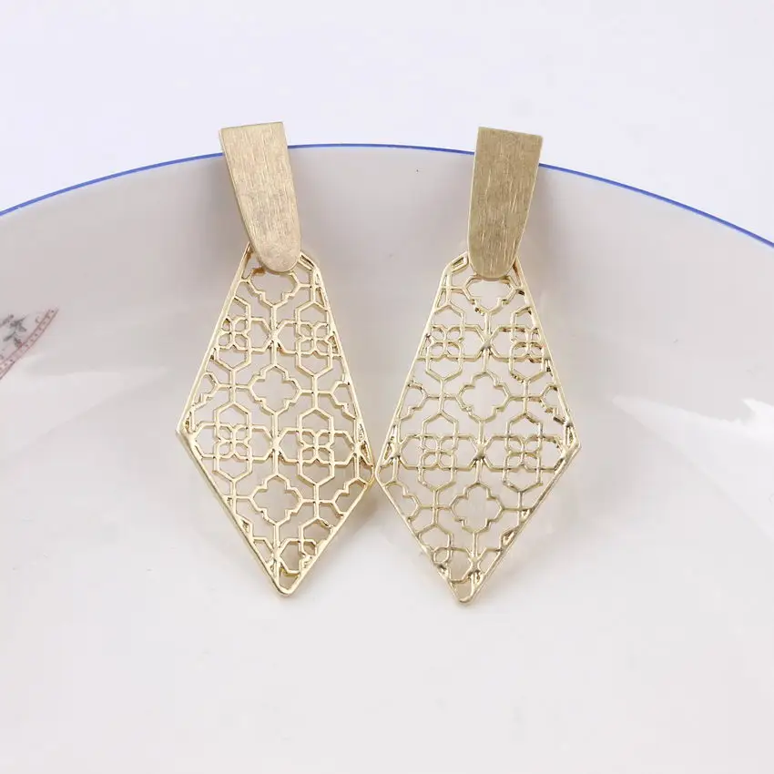 ZWPON миниатюрные кованые металлические серьги-капли, женские модные дизайнерские украшения, мини-серьги в форме лепестков, ювелирные изделия - Окраска металла: E5601 Gold