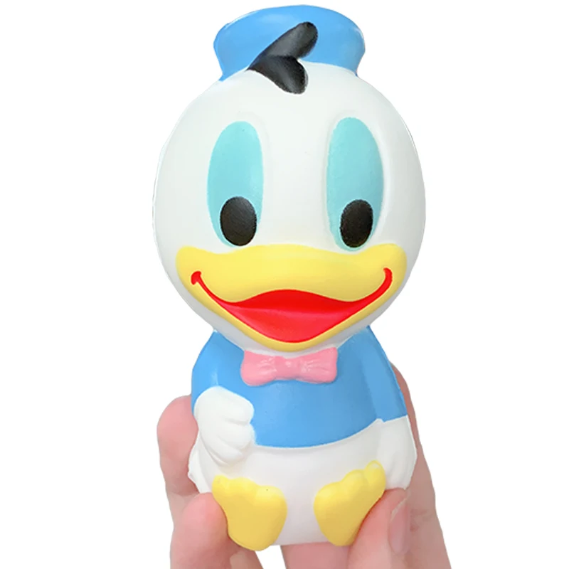 Kawaii Donald Duck Squishy Slow Rising 