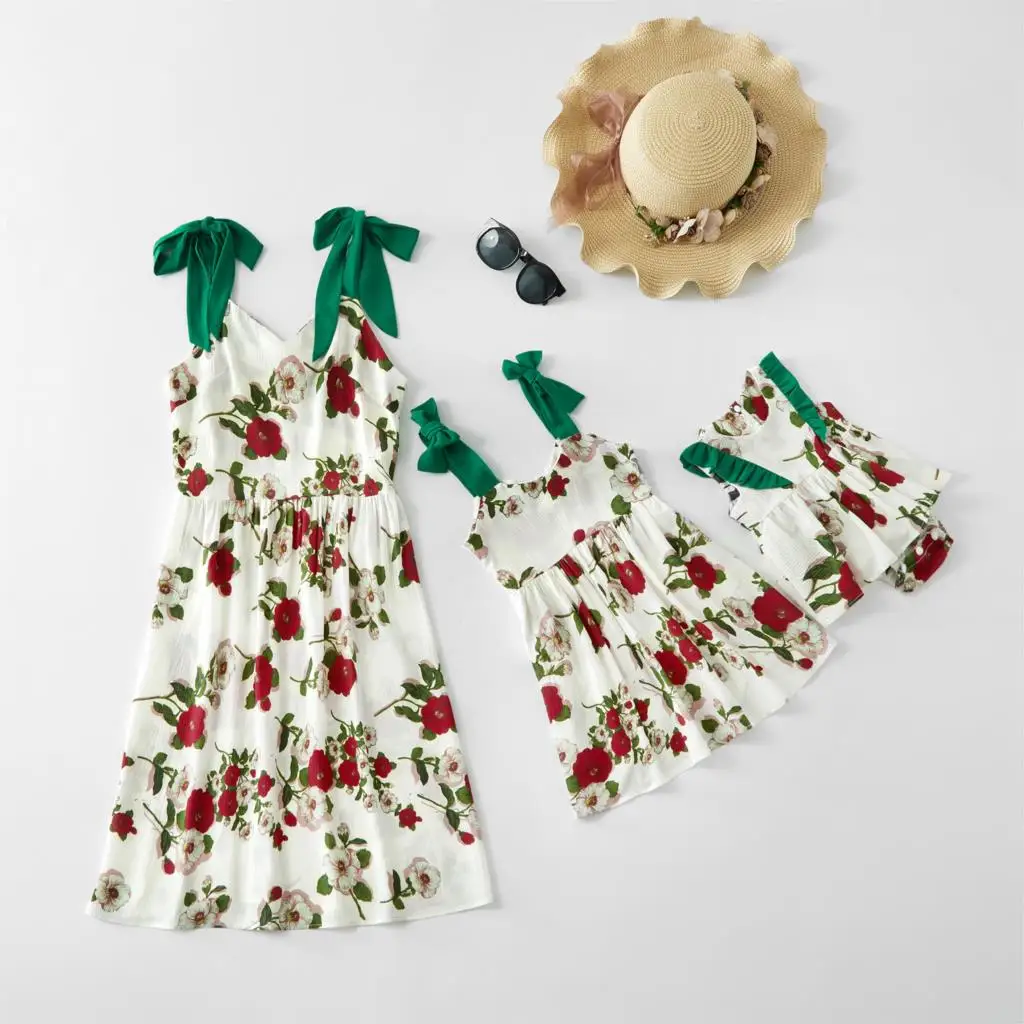 Платье в полоску с цветочным рисунком платья для мамы и дочки Одинаковая одежда для всей семьи платье для мамы и ребенка