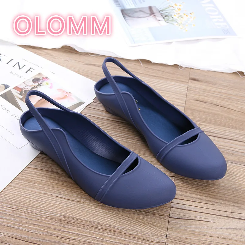 

New Sandals female rear tripping belt summer jelly shoes flat bottom Baotou soft bottom waterproof shoes