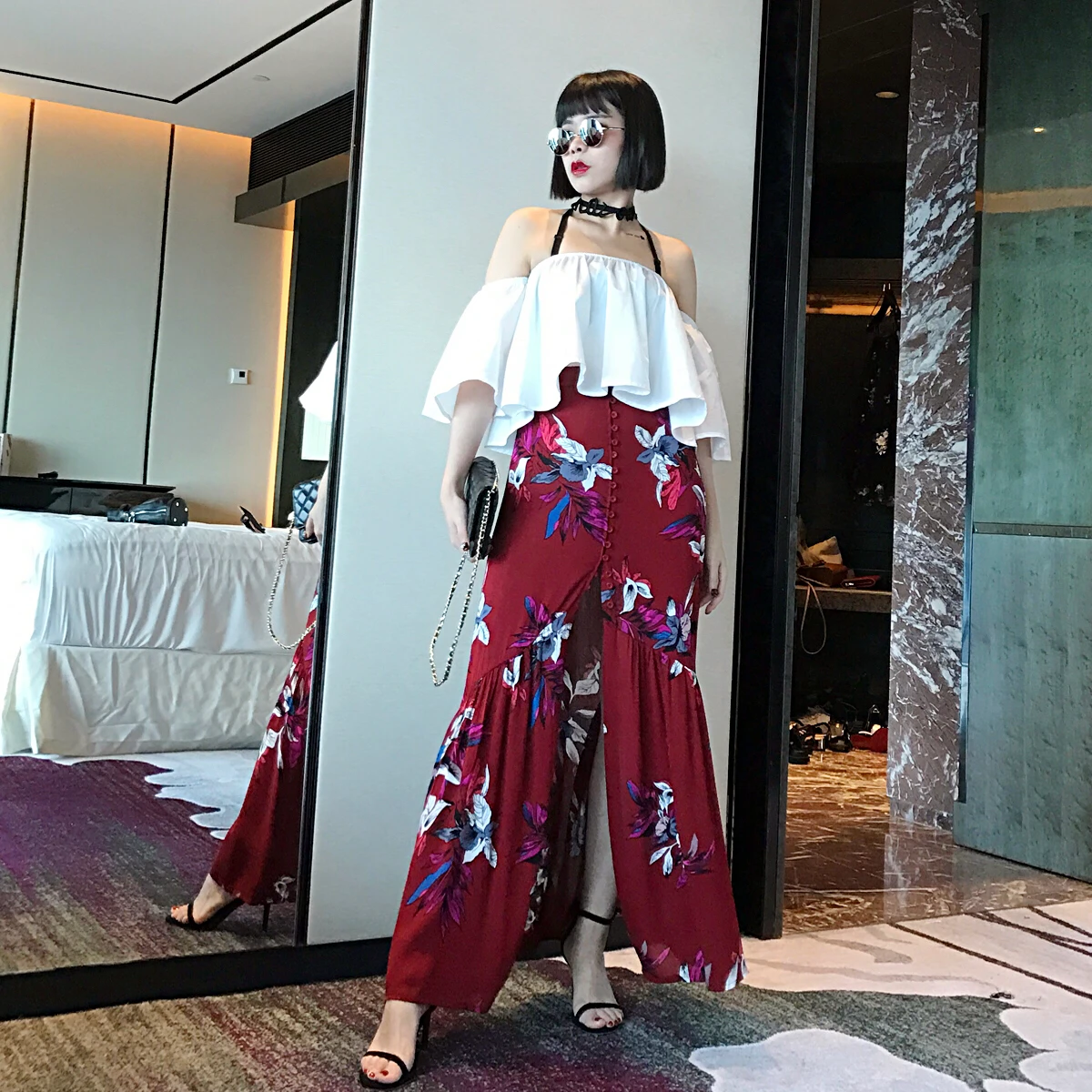 2017 Verão Desgaste Novo Produto Top Cor Sólida Jaqueta Curta única Linha Fivela de Impressão Meia Saia Terno do corpo da Mulher 2 Peças conjuntos