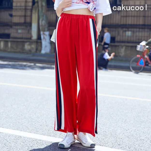 red loose pants