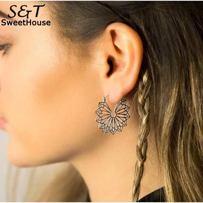 

Women Elegant Bohemian Style Hollow Out Flower Pattern Hook Earrings Casual Geometric Earings Eardrop Earrings