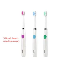 Электрические зубные щетки различных цветов для ухода за полостью рта