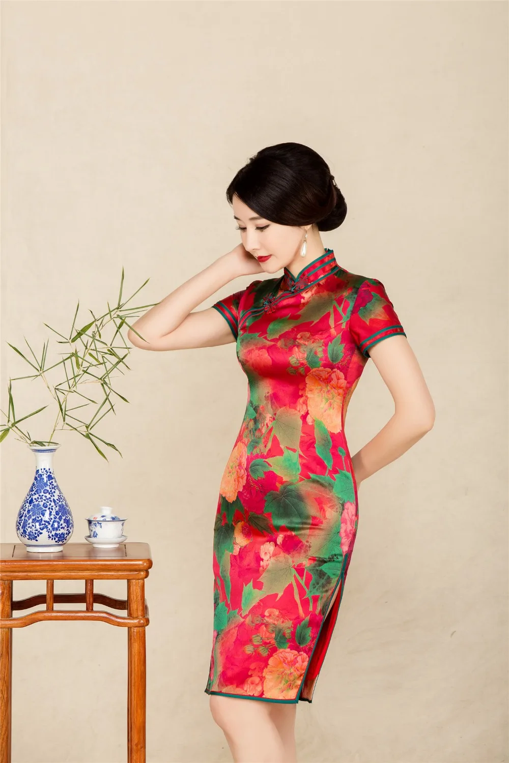 Женское шелковое платье Qipao длина до колена с подкладкой в стиле фолк коротким