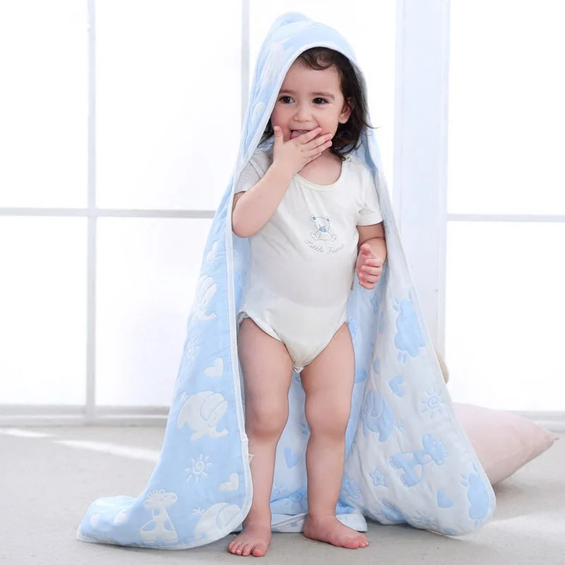 

Baby is covered by 6 layers of cotton autumn and winter thick newborn baby towel baby bag is held blanket bath towel
