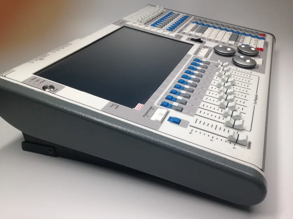 

Tiger Touch Titan 11.1/11.0/10.1V Screen DMX Lighting Console Controller For Stage Lighting DJ equipment with Flight Case
