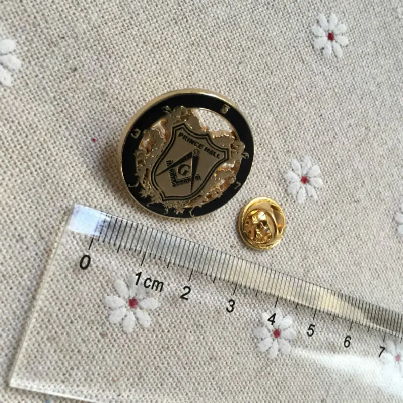 

10pcs wholesale PRINCE HALL Shield Lapel Pin metal craft gifts souvenir badges freemasonry badge for the lodge pins brooch