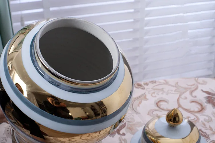 Porcelain Vase Temple Jar Ceramic vase Ginger Jars Jingdezhen porcelain vase gold general pot living room decoration (2)