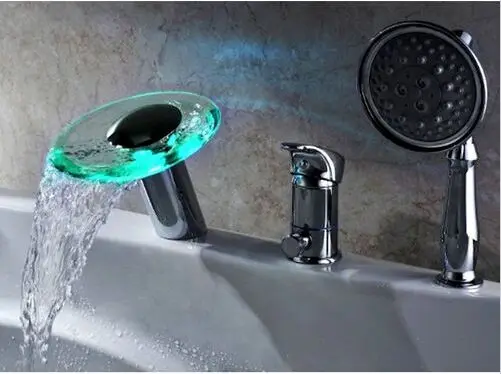Бесплатная доставка Современные светодиодные 3 отверстия Роман ванна Наполнитель Водопад ванной кран с ручным душ