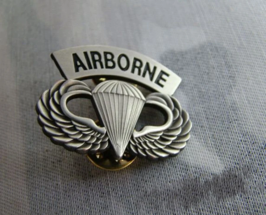 

US ARMY AIRBORNE PARATROOPER PARACHUTIST WINGS PIN METAL BADGE