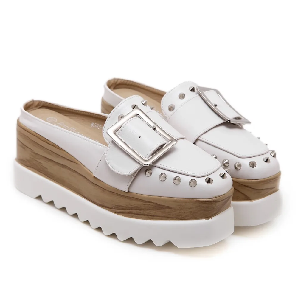 

2018 fashion ladies slippers Casual Wear Shoes Platform Shoes beach shoes black and white colors big sizes