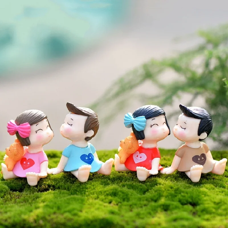 

1 Pair Sweety Couples Mini Dolls Resin Craft Figurines Miniatures Fairy Garden Gnome Moss Terrariums DIY Micro Landscape