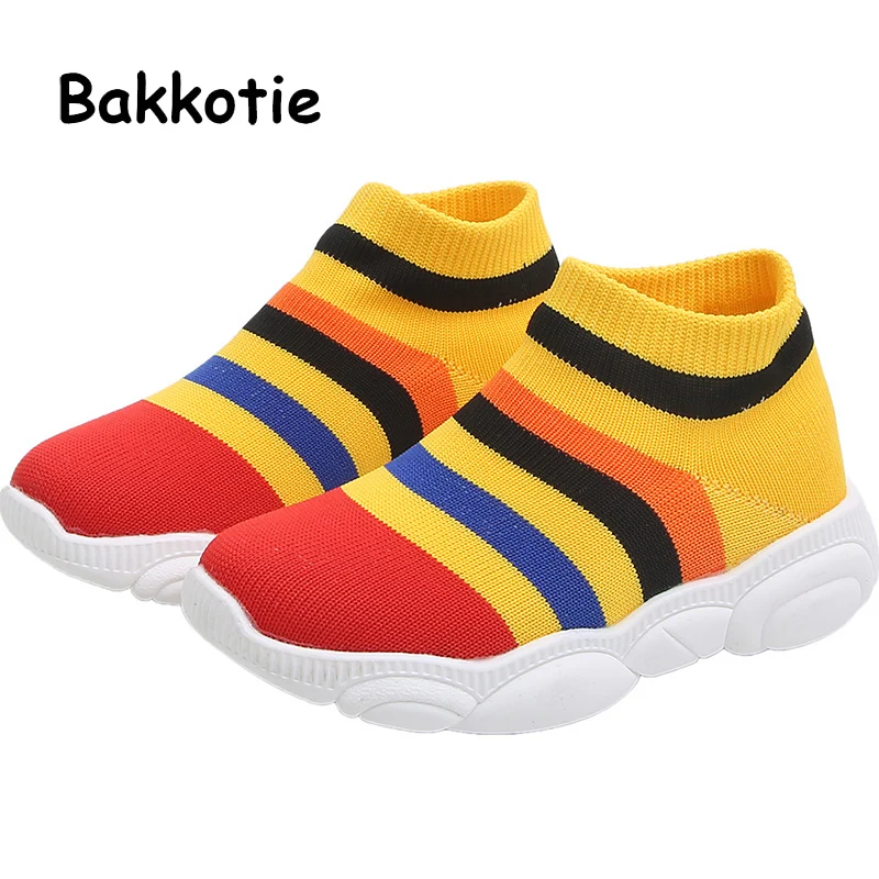 Cena Bakkotie wiosna dziewczyny moda Mesh oddychające wysokiej Top Sneakers chłopców paski miękkie buty w stylu casual dla dzieci nowe sportowe buty do biegania