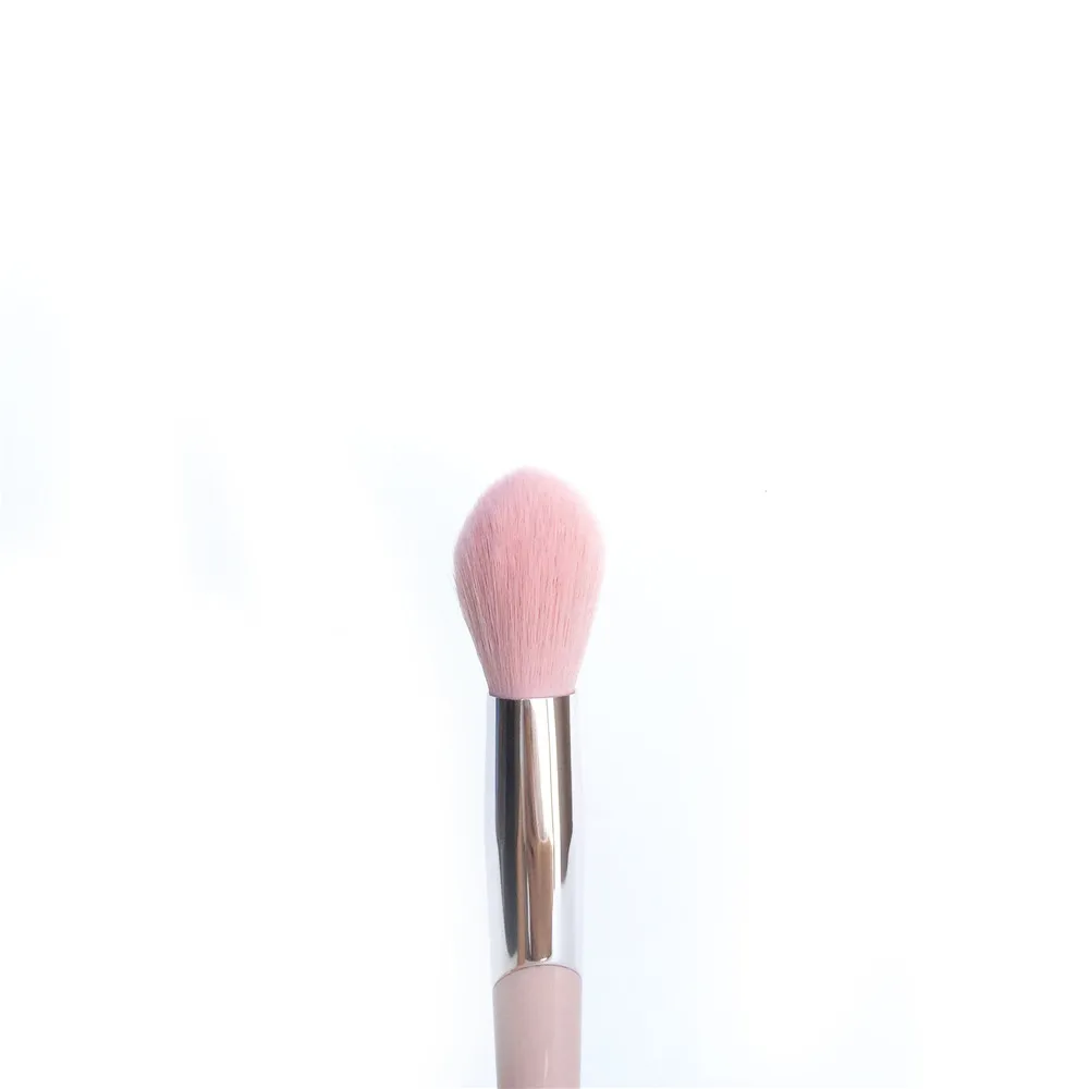 FB180 Tapered Blush Brush _ 2