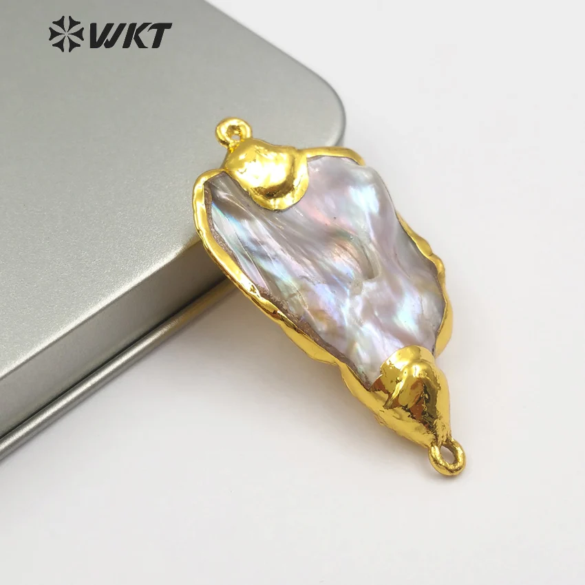 

WT-JP079 Irregular Shape Freshwater Pearl In Double Hoops Gold Capped Pendant Natural Wild Coast Jewelry For Pendant Necklace