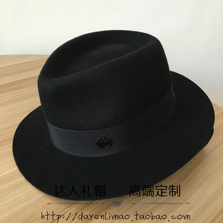 

The new small peach heart double black metal logo short eaves shading cloth hat leisure joker is prevented bask in female hat