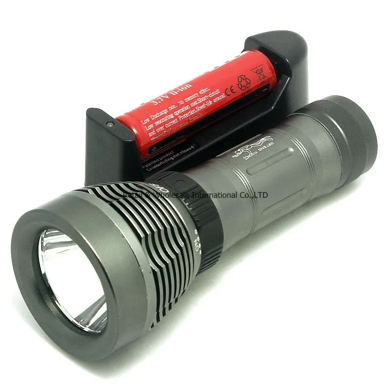 

Tinhofire High quality Professional Diving 1800 Lumen 12W Cree XM-L T6 LED 100m Diving Flashlight Torch Light 18650/AAA Battery