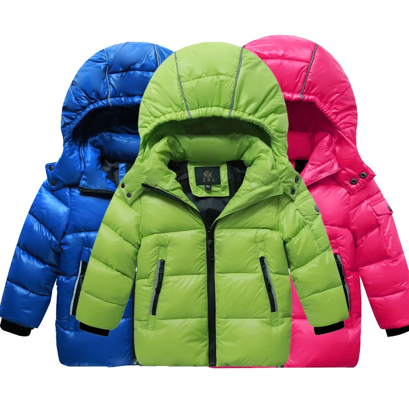 Новый Карамельный цвет детская ультра легкая зимняя куртка-пуховик мальчиков и девочек легкая ткань утолщенной хлеб Пальто короткие