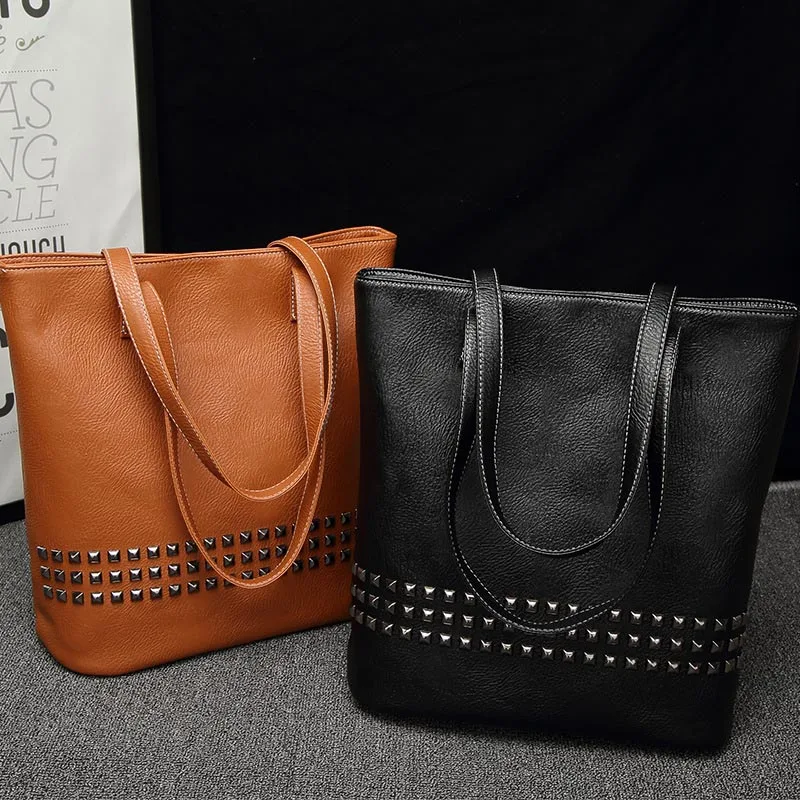 

High Quality Leather Women Handbags Rivet Female Bolsa Women Shoulder Bags New Fashion For Youth Lady Tote Bucket Large Capacity