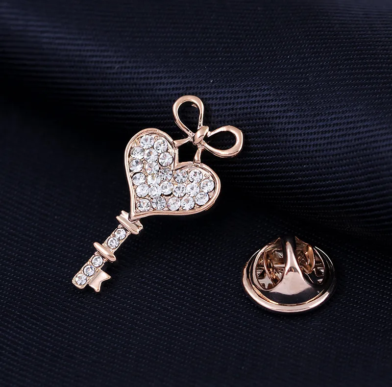 

2018 Key Pin Broche Badge On the Backpack Small Vintage Brooch Women Jewelry for Party Rhinestone Pins and Brooches for Girls