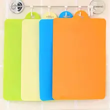 Новые удобные кухонные инструменты для безопасности гибкие PP пластиковые Нескользящие отверстие для подвешивания доска для резки пищевая разделочная доска блок