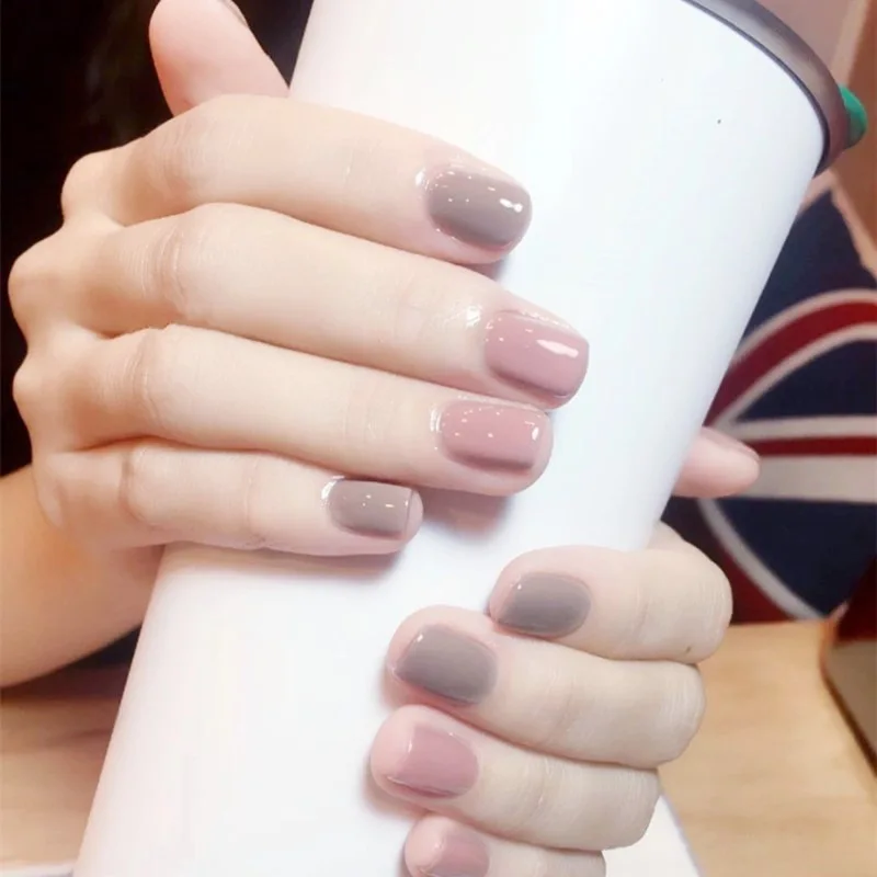

24 Pcs Classical Summer Fake Nails Grid Style Artificial Nail Colorful Short Square Press on Nail tips for Home Office Party