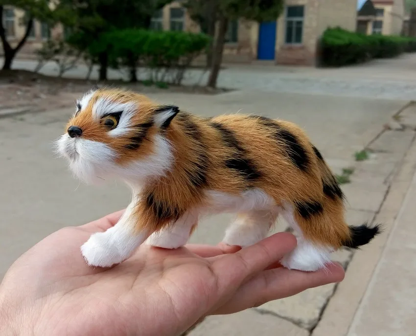 

Модель жесткая имитация тигра 17x9 см, Полиэтиленовая и Меховая игрушка, украшение для дома, рождественский подарок 0823