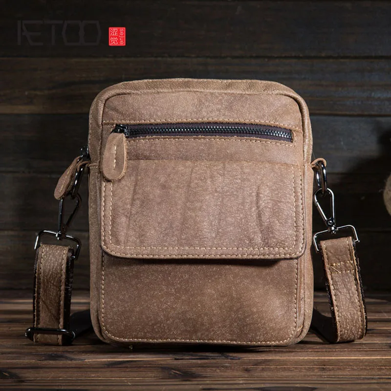 

AETOO Leather men's first layer of frosted soft leather shoulder Messenger bag retro leather small square bag