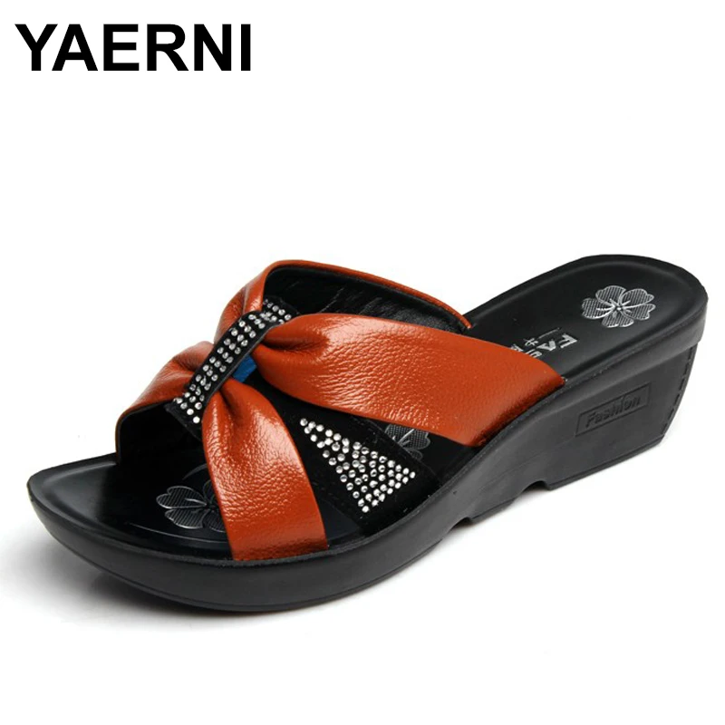 Женские шлепанцы YAERNI из натуральной кожи Модные женские сандалии для женщин