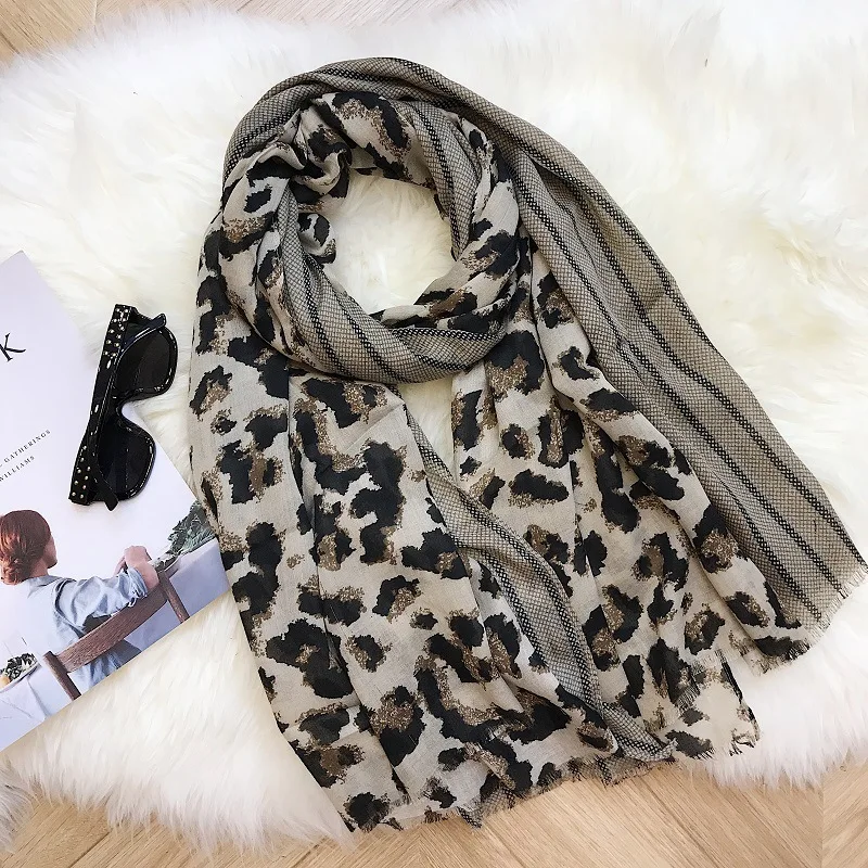 2018 Новый леопардовым узором бахрома шарф шаль Для женщин хлопок полосой платки хиджаб с бахромой Muffler5 Цвет оптовая продажа 10 шт./лот