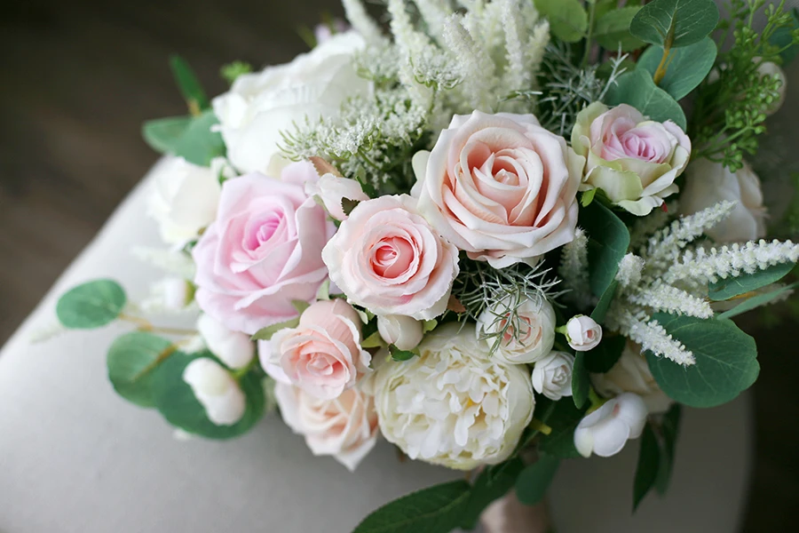 Пиорхидея цвета шампанского розовый белый и зеленый Свадебный букет