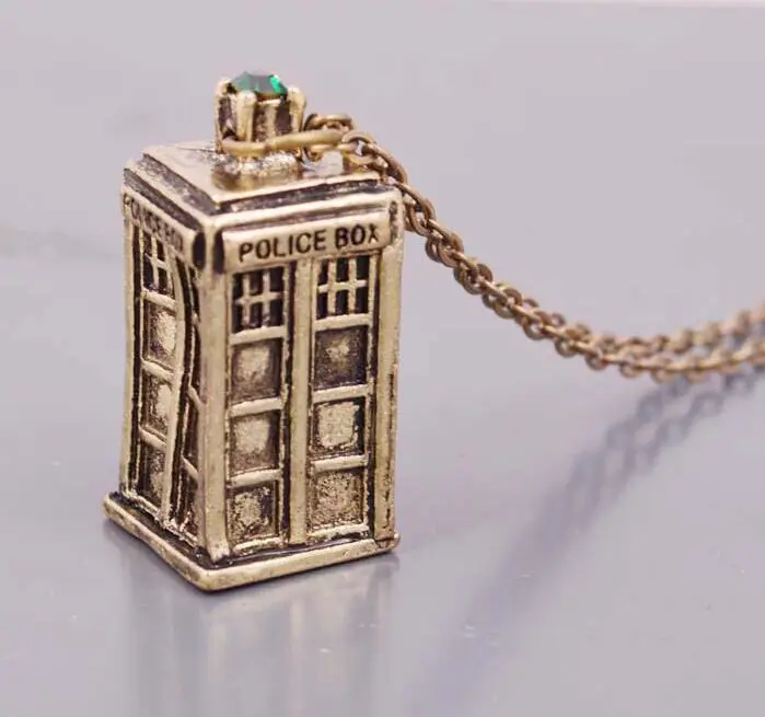 

Dr. Mysterious Police Box House Alloy Pendant & Neckalces Doctor Who Necklace Halloween Pendants Movie Jewelry Xmas Gift