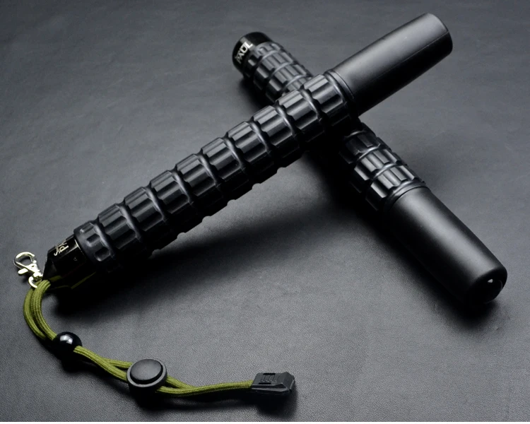 2018 new rubber handle 57.5CM three-section telescopic rod outdoor camping patrol men and women self-defense self-defense tools 2018 new rubber handle 57.5CM three-section telescopic rod outdoor camping patrol men and women self-defense self-defense tools