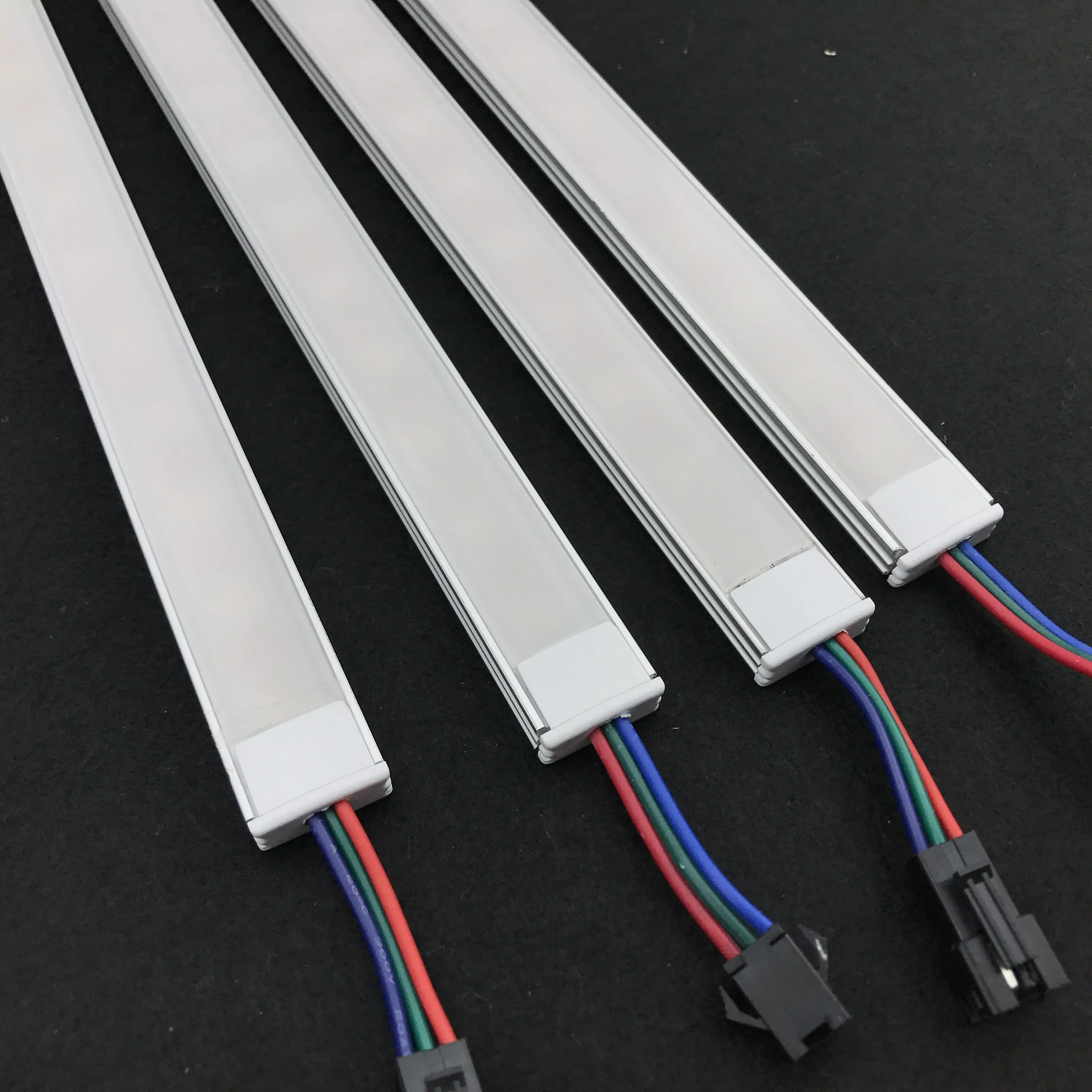 

1m DC12V WS2815 addressable LED digital rigid bar;with frosted cover;30pixles/60pixels/144pixels;non-waterproof